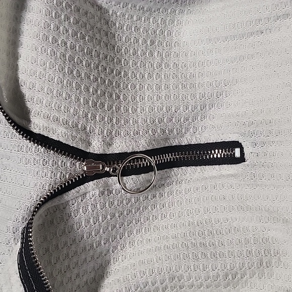 ***5/$20***Long sleeve shirt by temu - Picture 2 of 4